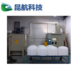 石英坩堝噴砂機(jī) 石英坩堝噴砂機(jī)